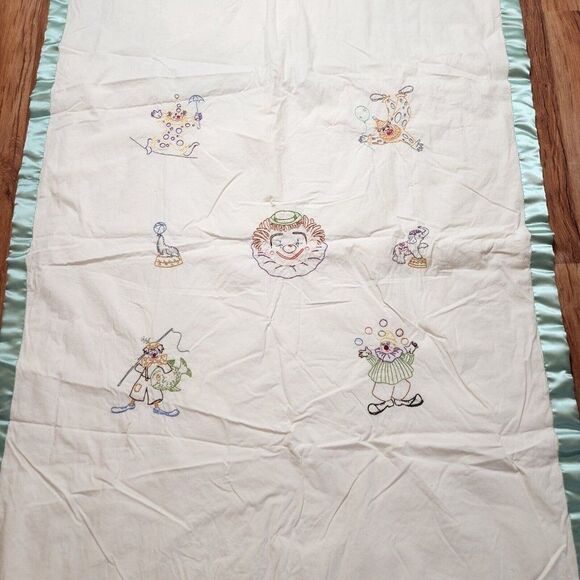 Vintage 60s Clown Circus Blanket Crib Child's Size White Green Satin Edge - Picture 2 of 7